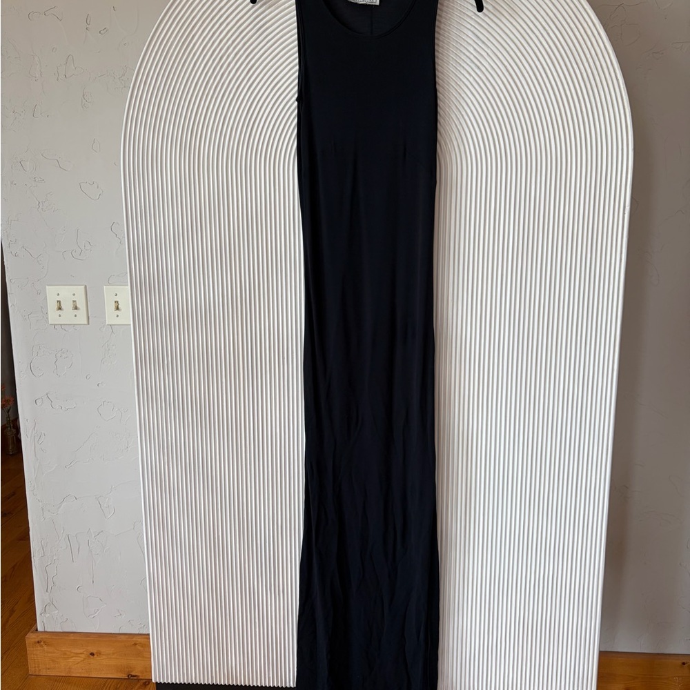 Serra Black Sleeveless Dress